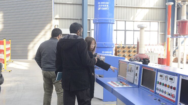 國外客戶到訪合眾電氣